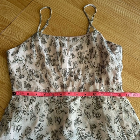 Altar’d State Pink Taupe Ruffle Short Romper Medium - Picture 4 of 7